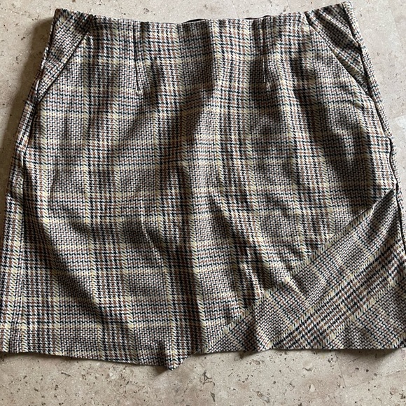 CAbi Dresses & Skirts - Cabi Plaid Past Time  Women's Skirt
